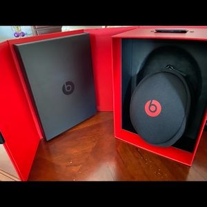 Beats Solo HD by Dr Dre, on the ear headphones